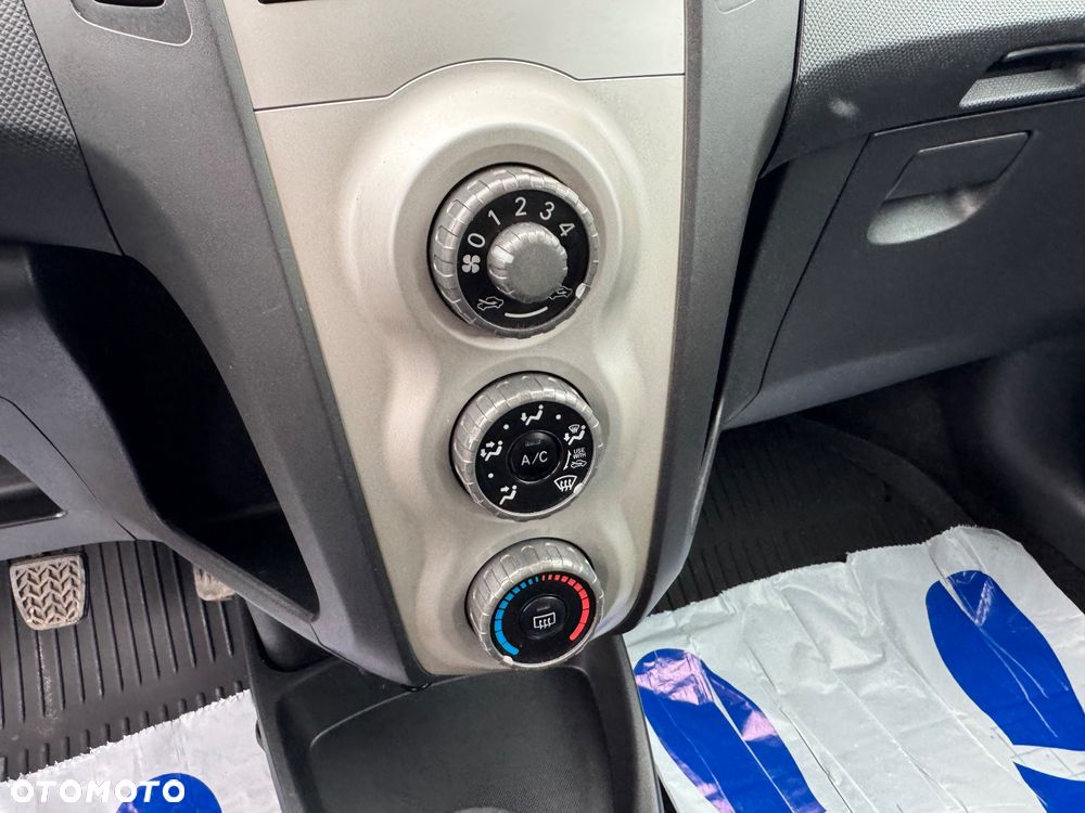 Toyota Yaris 1.0 Luna - 14