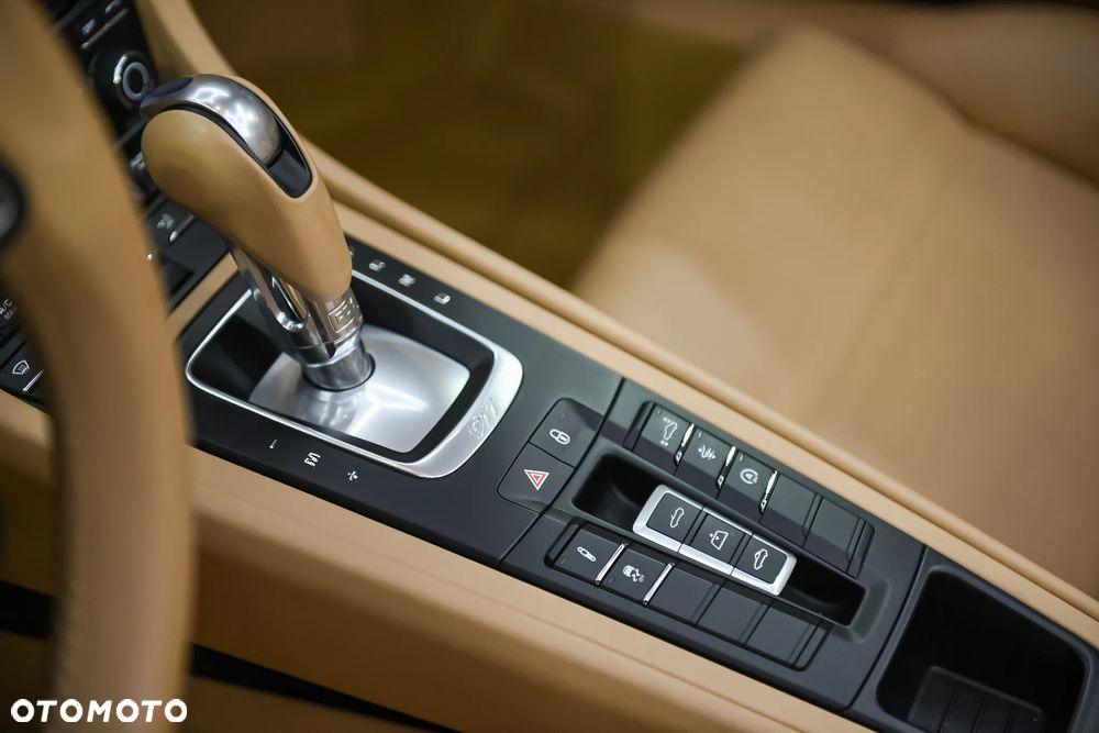 Porsche 911 - 16