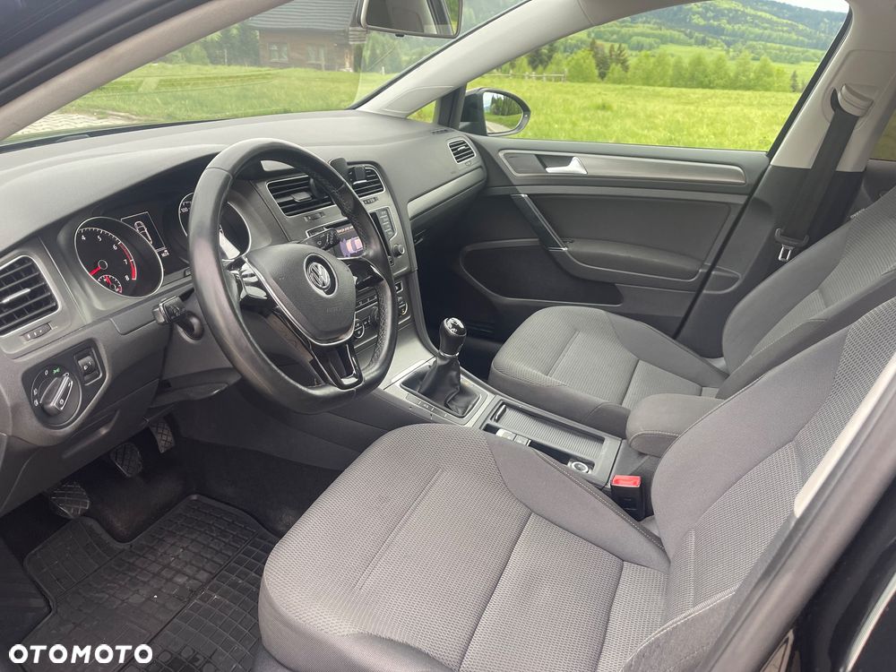 Volkswagen Golf - 5