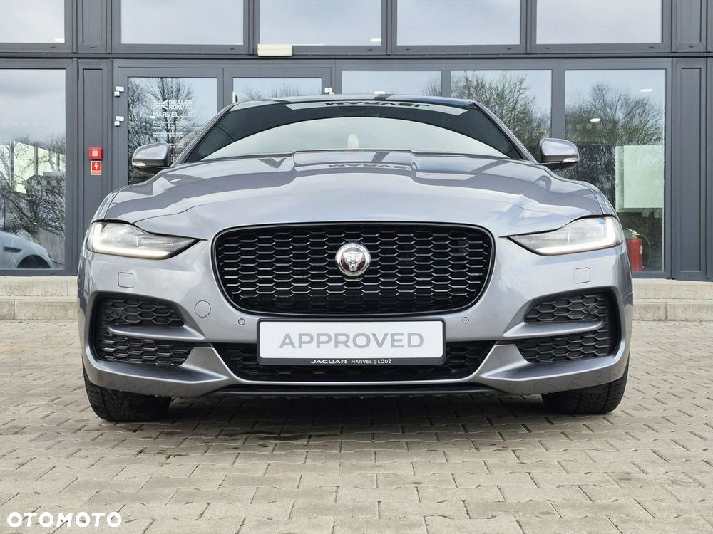 Jaguar XE D200 AWD SE - 4