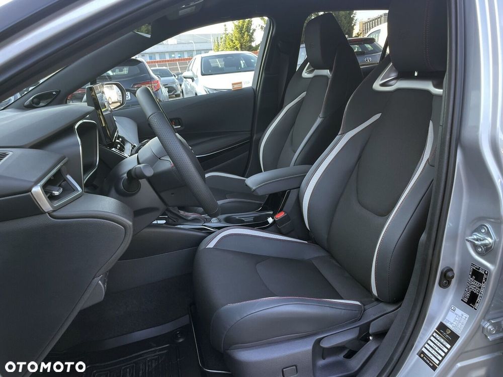 Toyota Corolla 1.8 Hybrid GR Sport Dynamic - 13