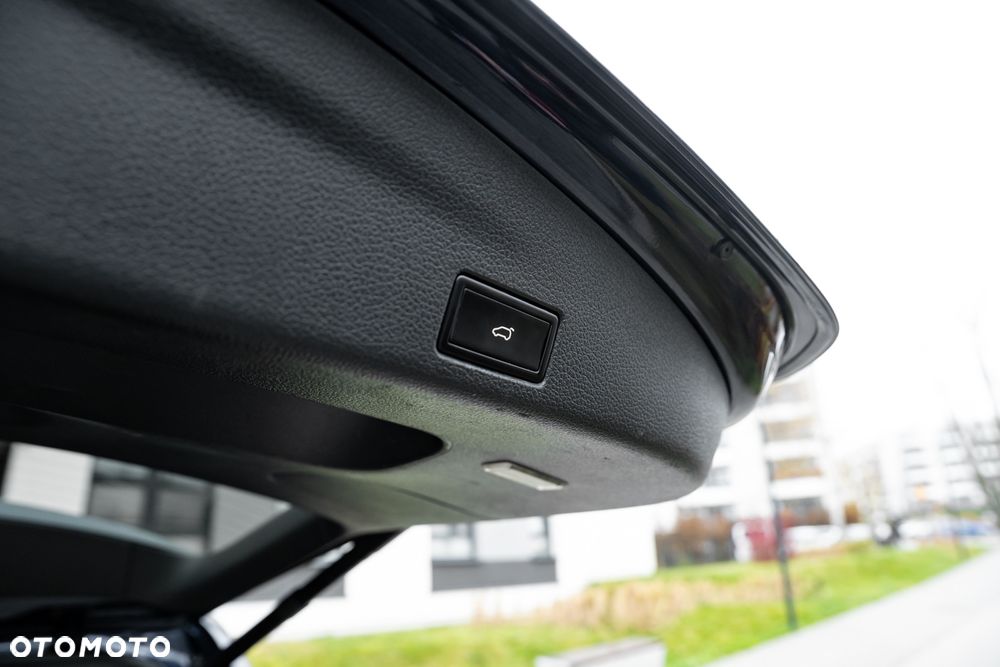 Volkswagen Sharan 2.0 TDI DSG Blue Motion Match - 21