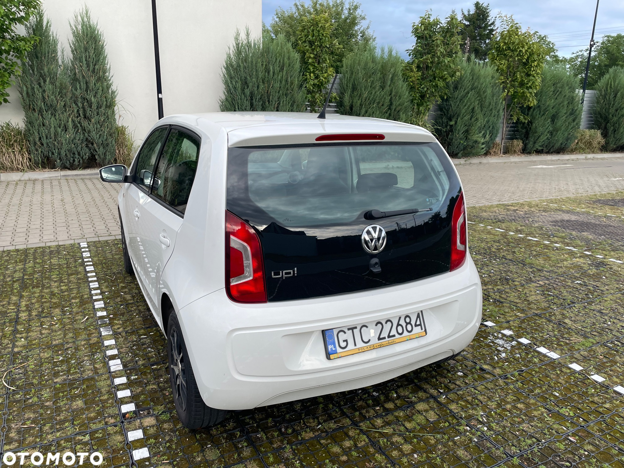 Volkswagen up! 1.0 beats - 4