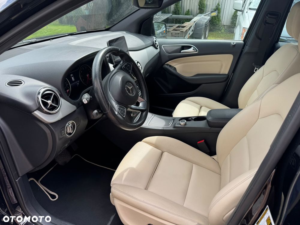 Mercedes-Benz Klasa B 250 4Matic 7G-DCT UrbanStyle Edition - 29