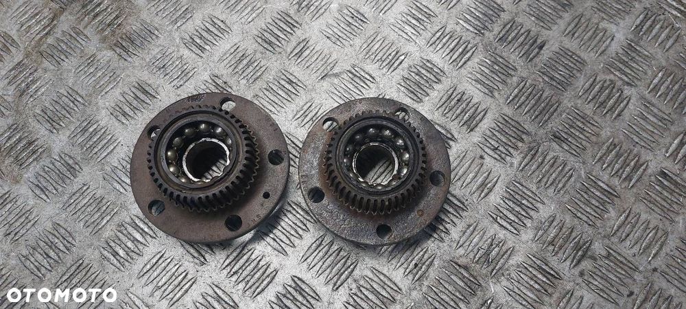 PIASTA TYŁ 2SZT SKODA OCTAVIA I - 1