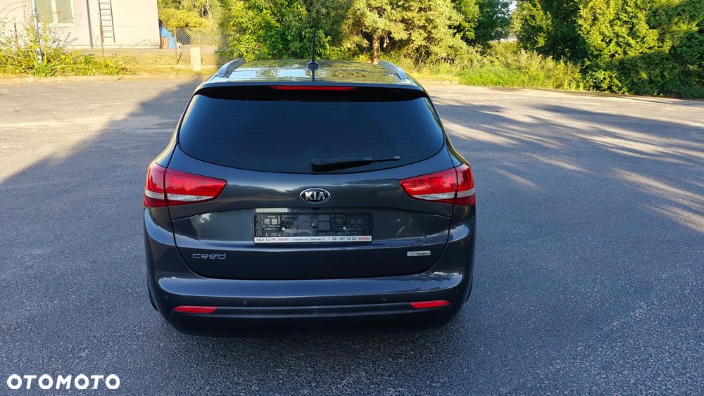 Kia Ceed - 9