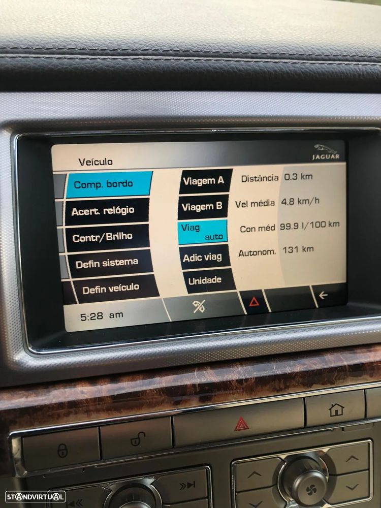 Jaguar XF 3.0 V6 Luxury - 32