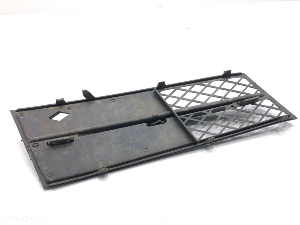 KRATKA ZDERZAKA LEWY PRZÓD  BMW 5 (F10) 2009 - 2016 520 d 135 kW [184 KM] olej napędowy 2010 - - 3