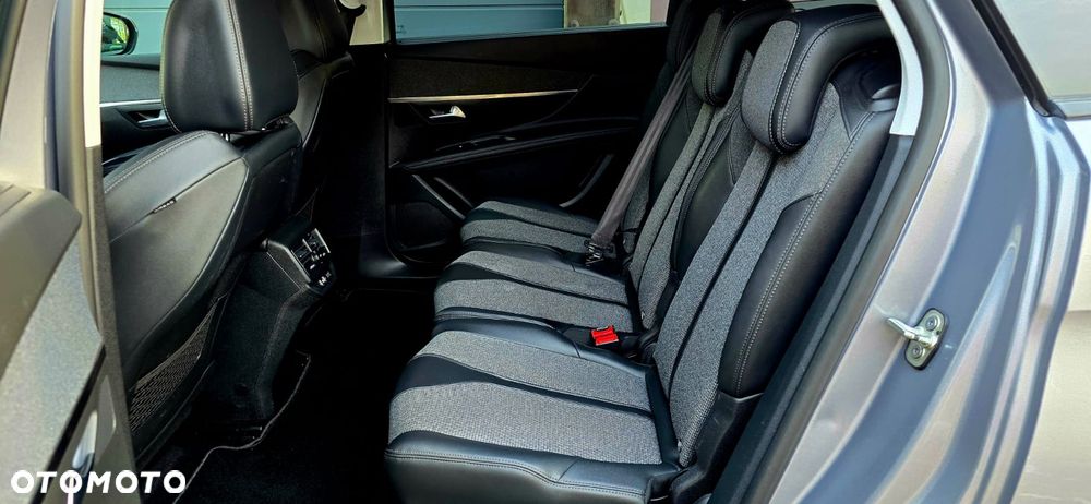 Peugeot 5008 PureTech 130 Stop & Start Allure Business-Paket - 31