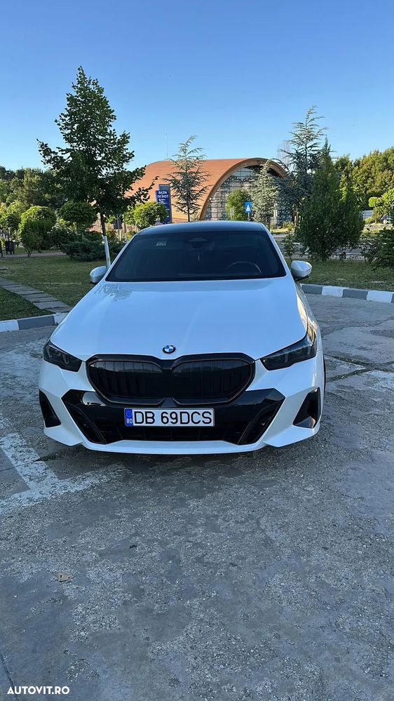 BMW Seria 5 520i AT MHEV - 17