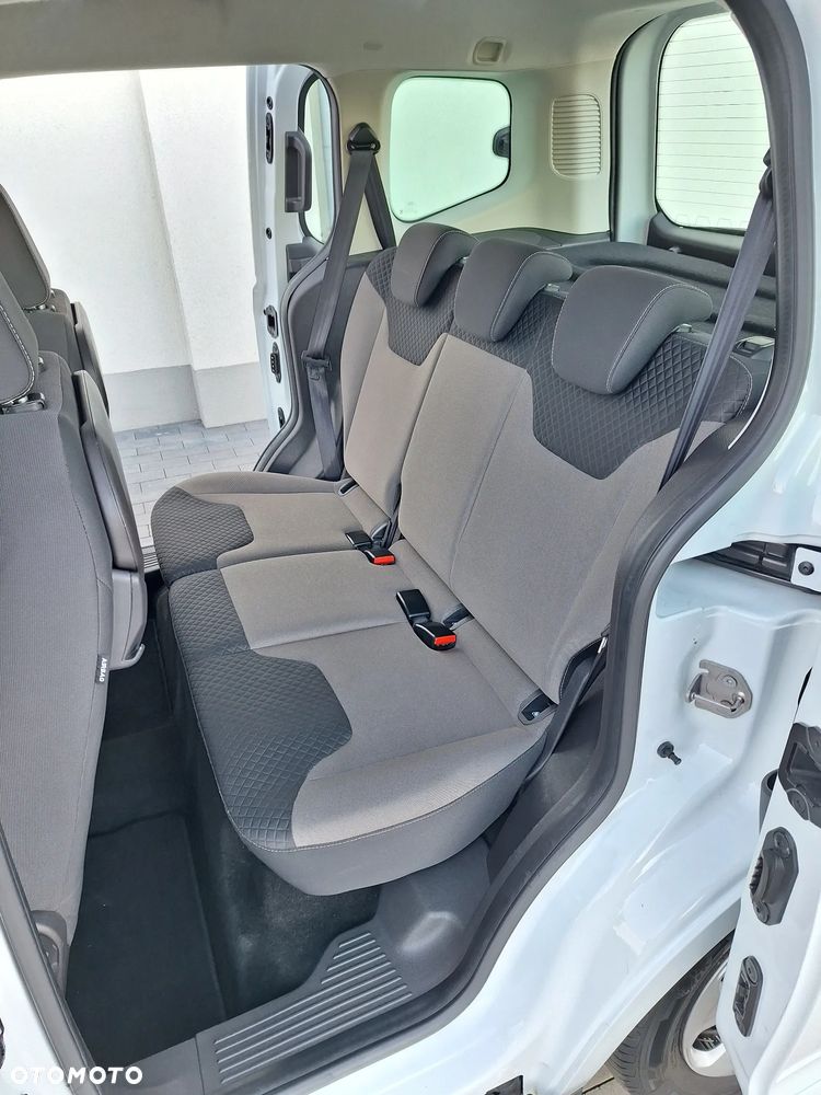 Ford Tourneo Courier - 19