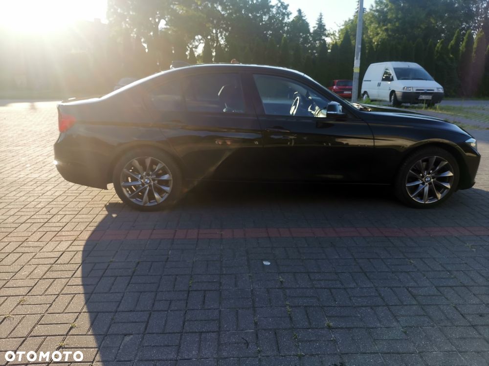 BMW Seria 3 328i xDrive Luxury Line - 6