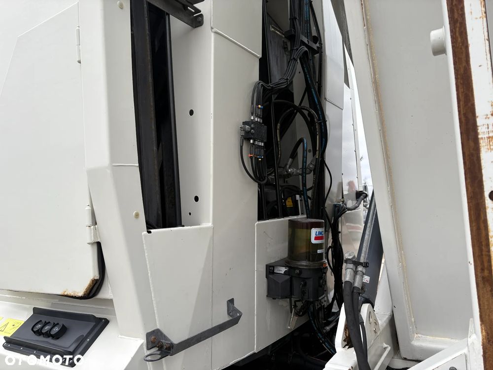 Volvo FM 330 EEV 6x2 / śmieciarka / 3 komory - 18