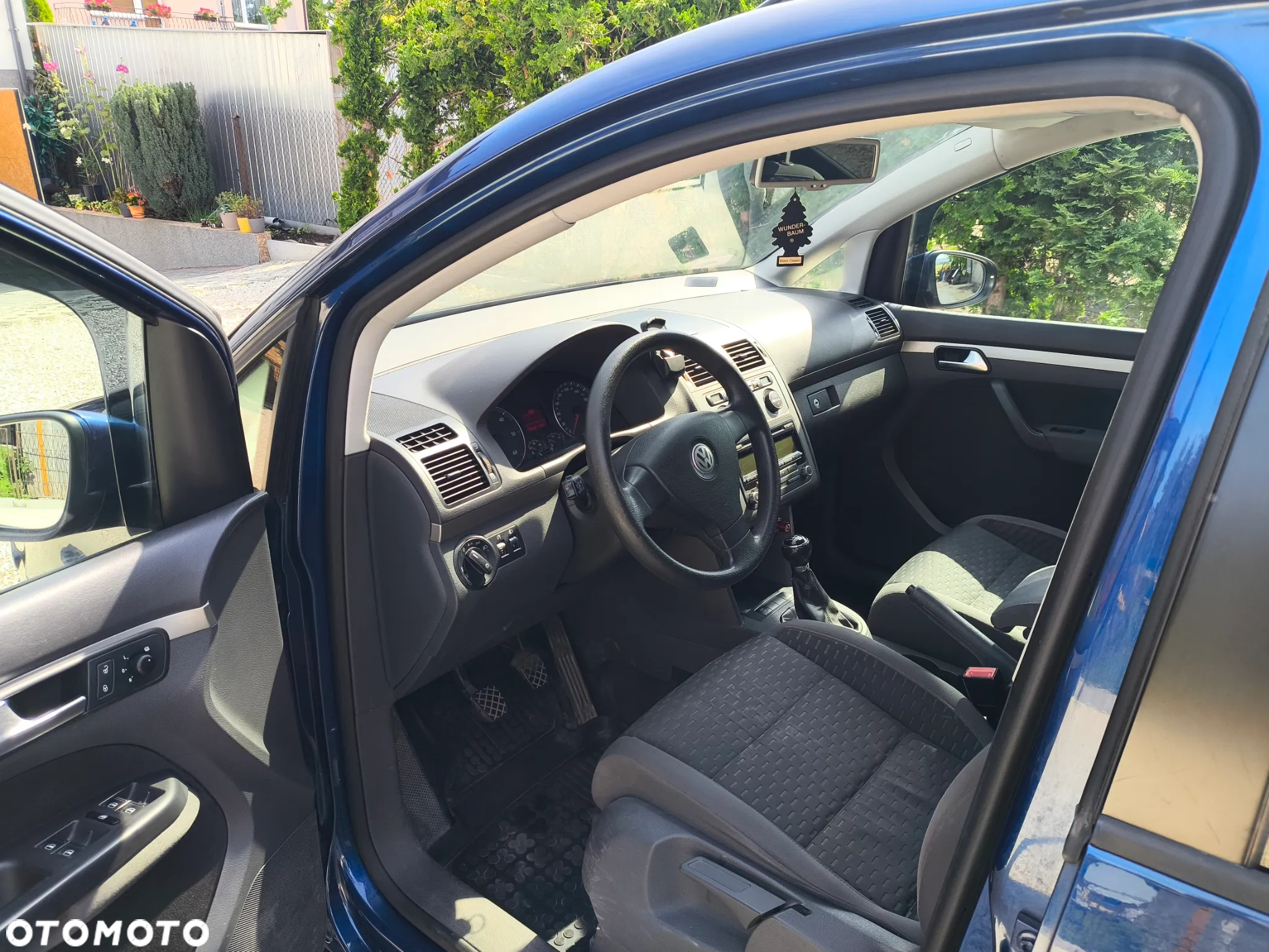Volkswagen Touran - 10