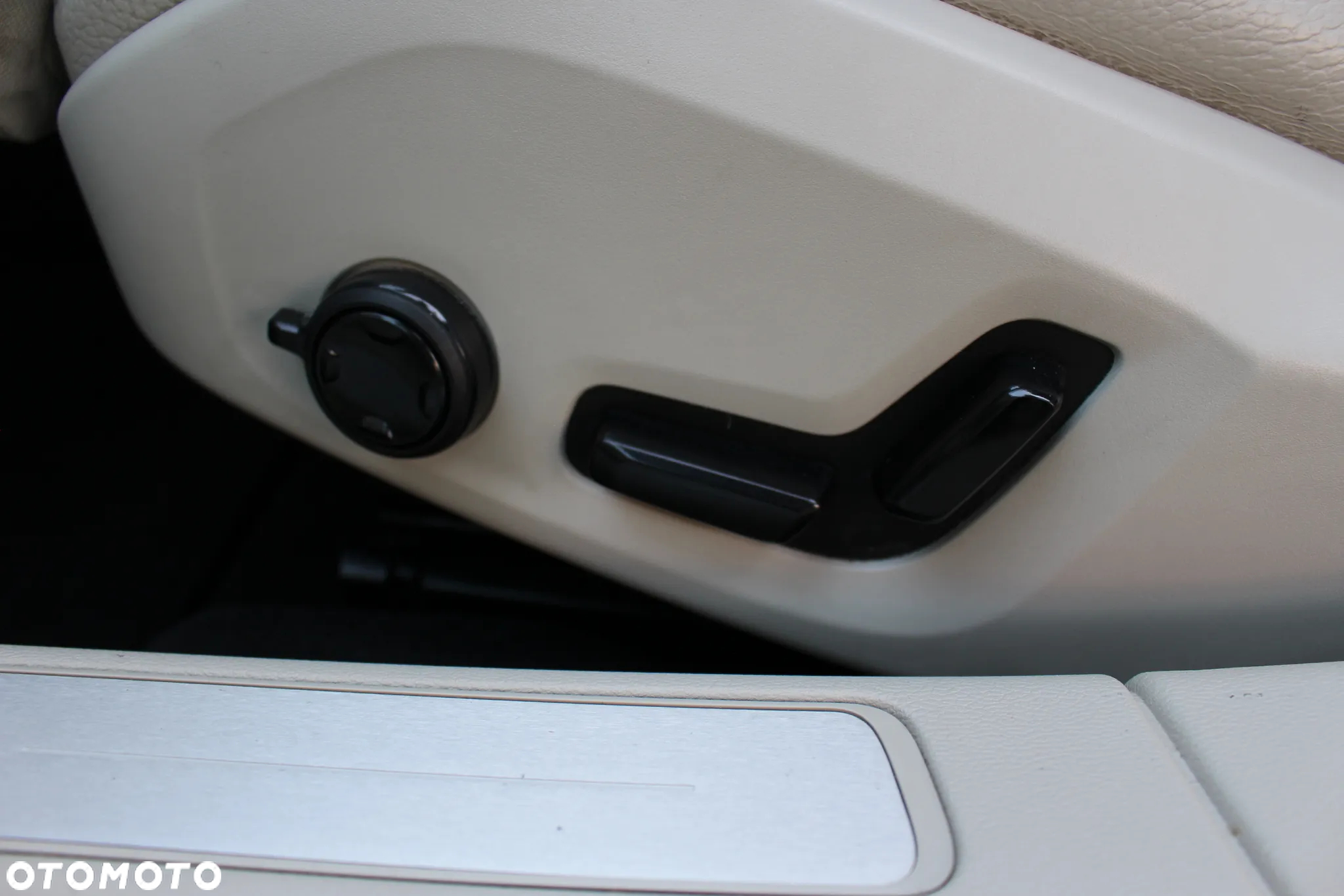 Volvo V60 T8 AWD Twin Engine Geartronic Inscription - 23