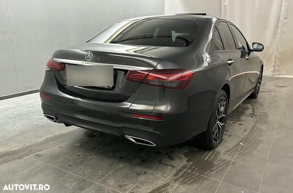 Mercedes-Benz E 300 d 9G-TRONIC AMG Line - 3