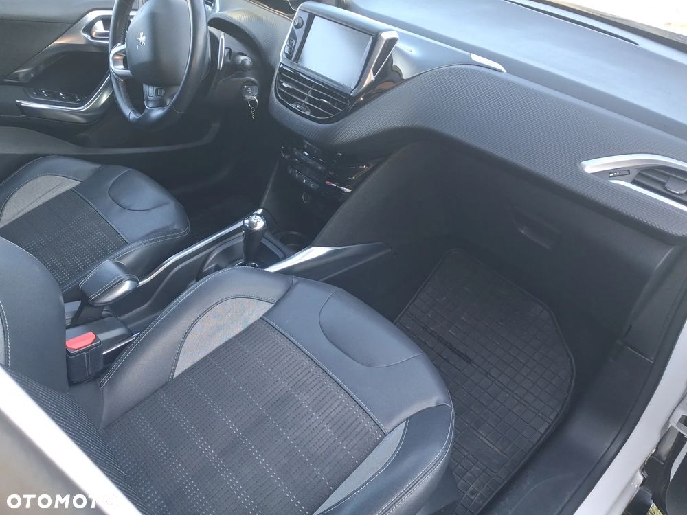 Peugeot 2008 e-HDi FAP 92 ETG6 STOP & START Allure - 11