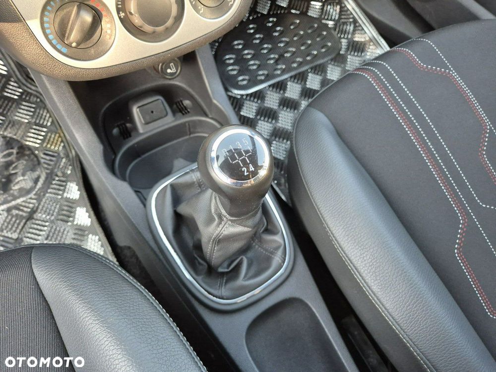 Opel Corsa 1.4 16V 150 Jahre - 17