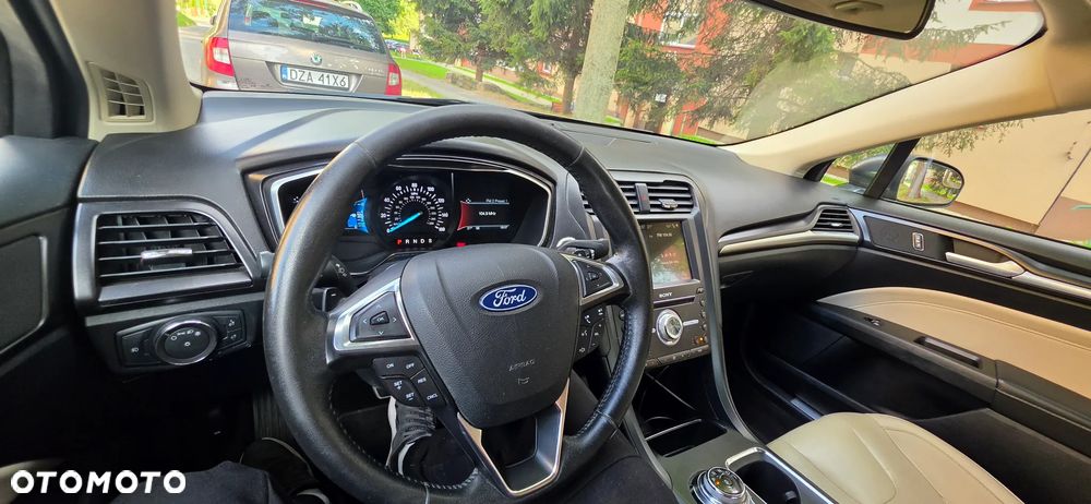 Ford Fusion 2.0 EcoBoost Titanium - 17