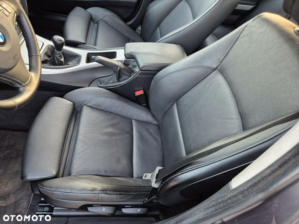 BMW Seria 3 320d - 14