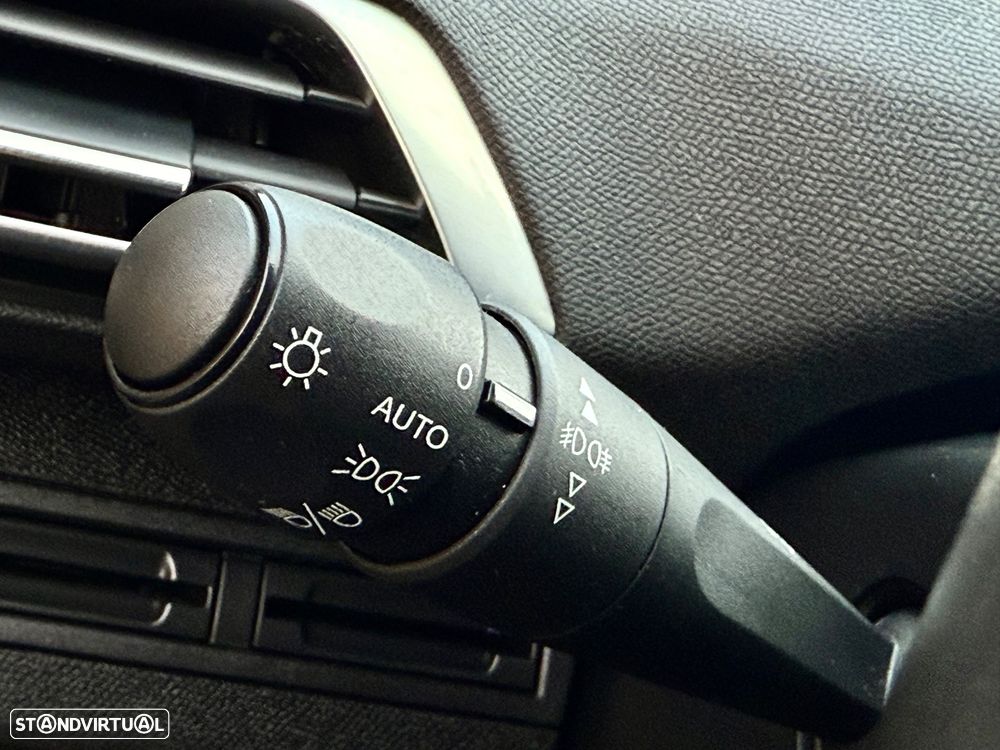 Peugeot 3008 1.5 BlueHDi Active - 28