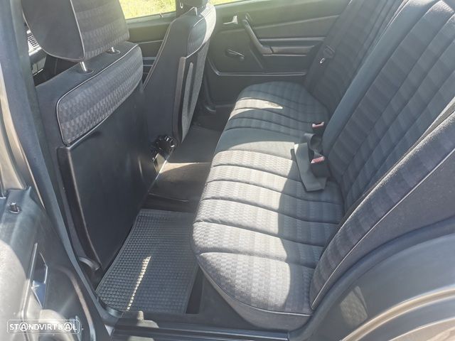 Mercedes-Benz A 190 - 18