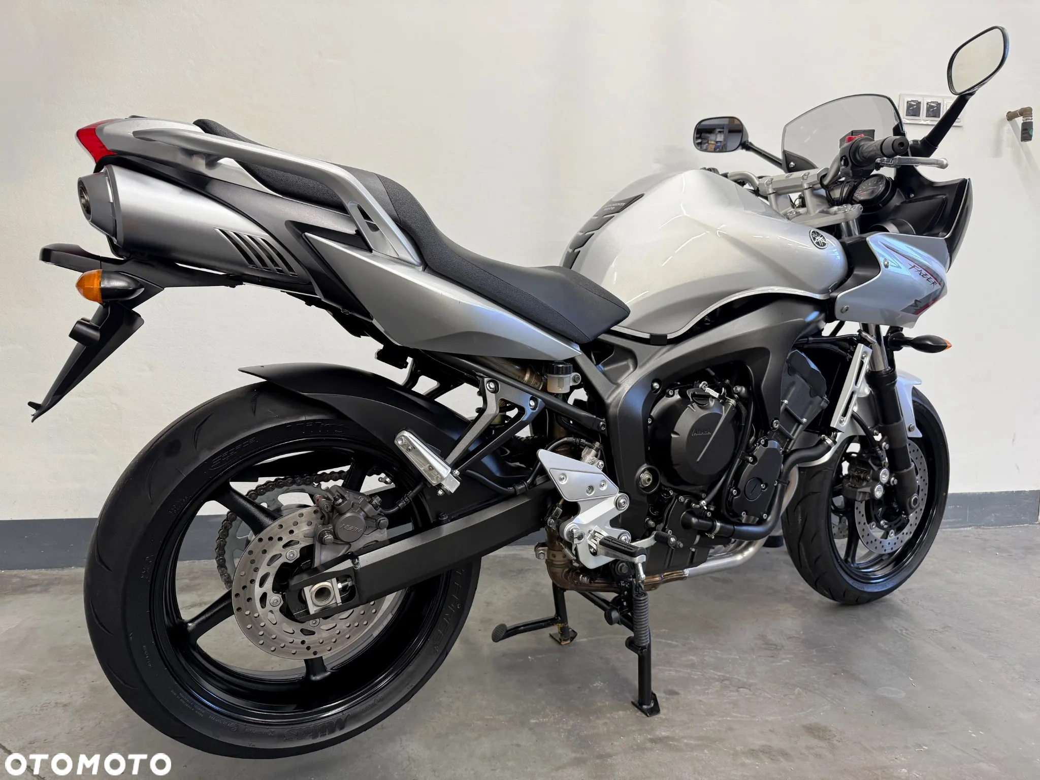 Yamaha FZ6 - 3