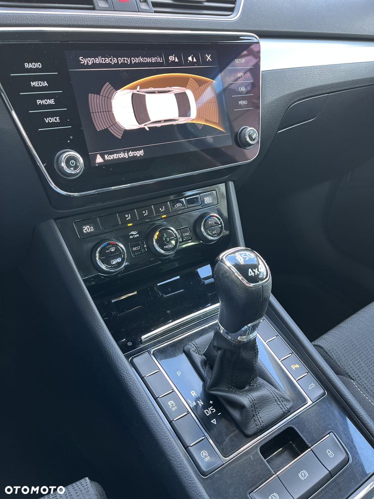 Skoda Superb 2.0 TDI 4x4 Ambition DSG - 23