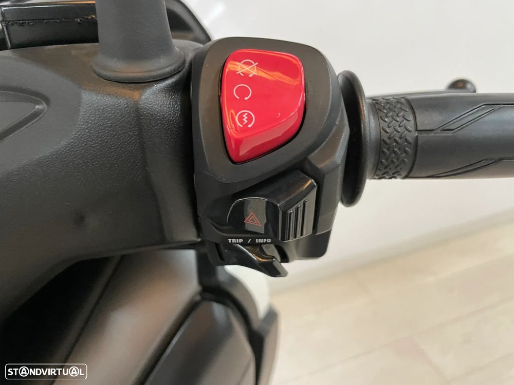 Yamaha X-Max X-MAX 300 - 9