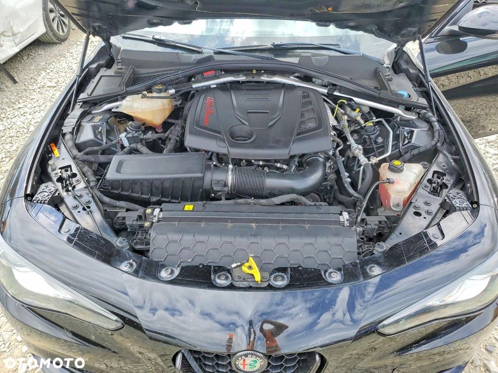 Alfa Romeo Giulia 2.0 Turbo 16V AT8-Q4 Ti - 10