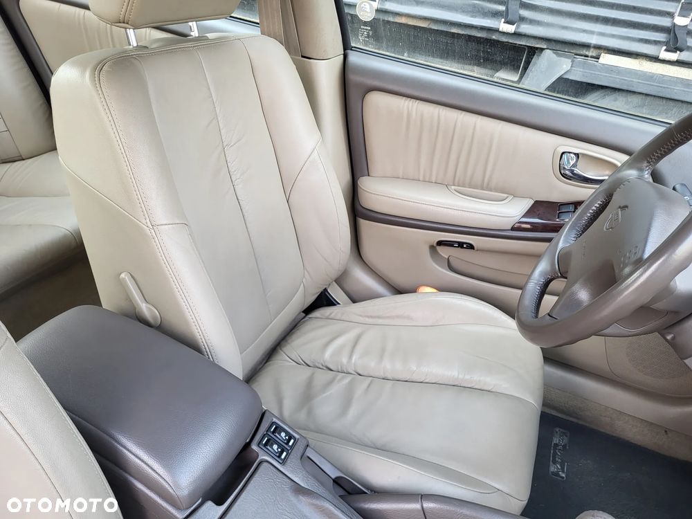 Nissan Maxima 2.0 Elegance - 34