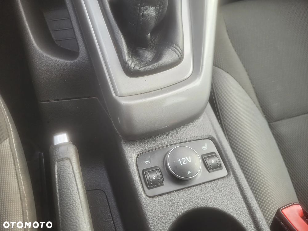 Ford Focus 1.6 TDCi DPF SYNC Edition - 24