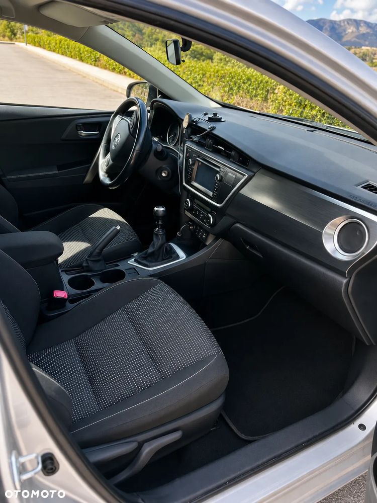 Toyota Auris 1.4 D-4D Business Edition - 5
