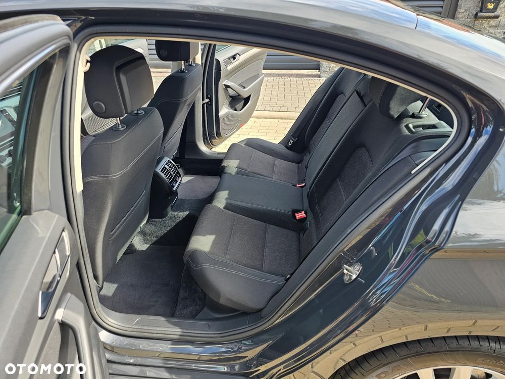 Volkswagen Passat 2.0 TDI BMT Comfortline - 13