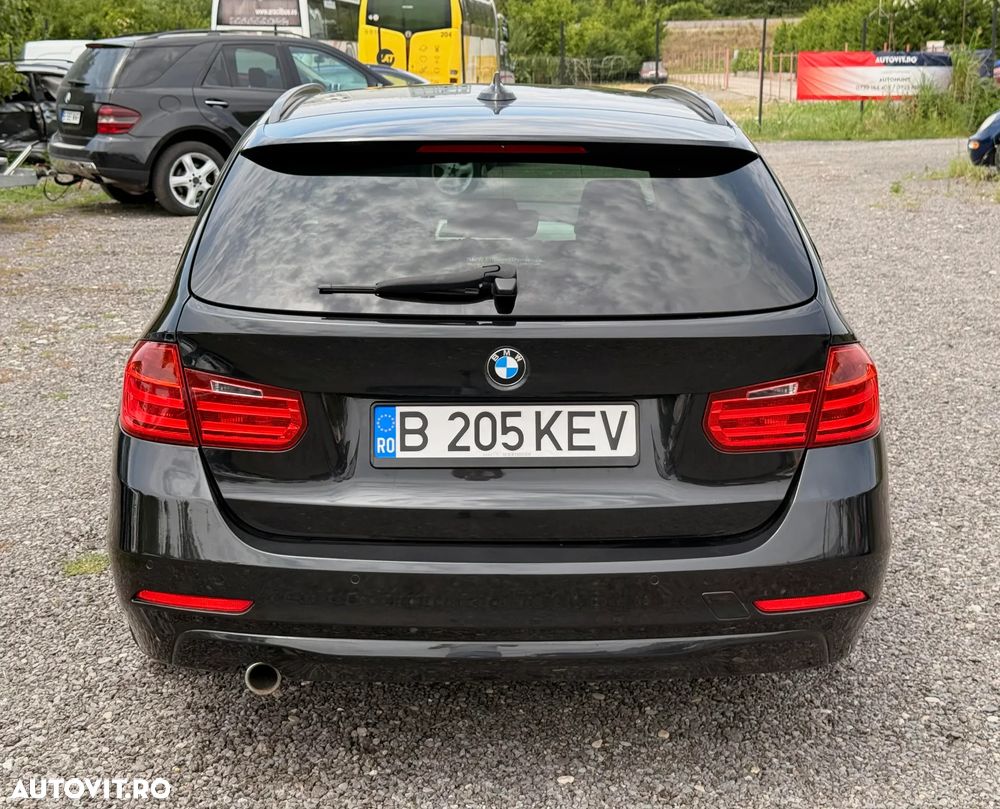 BMW Seria 3 318d Aut. - 31
