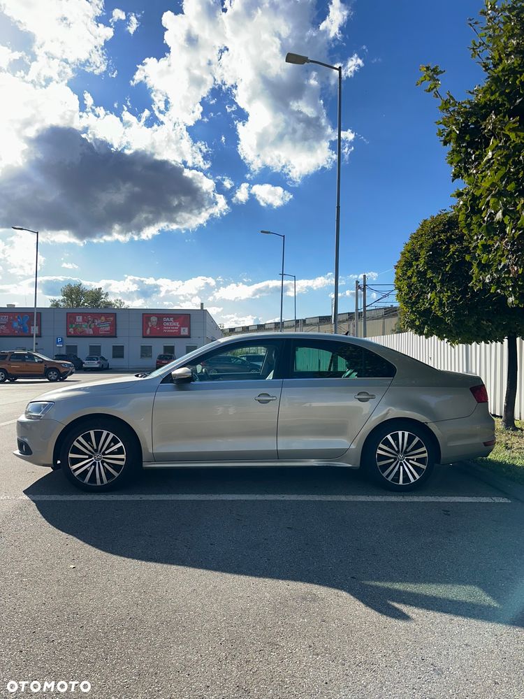 Volkswagen Jetta 1.4 TSI Highline - 9