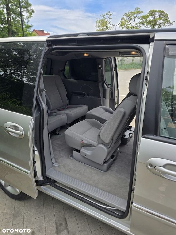 Kia Carnival 2.9 CRDi / Voyage - 25