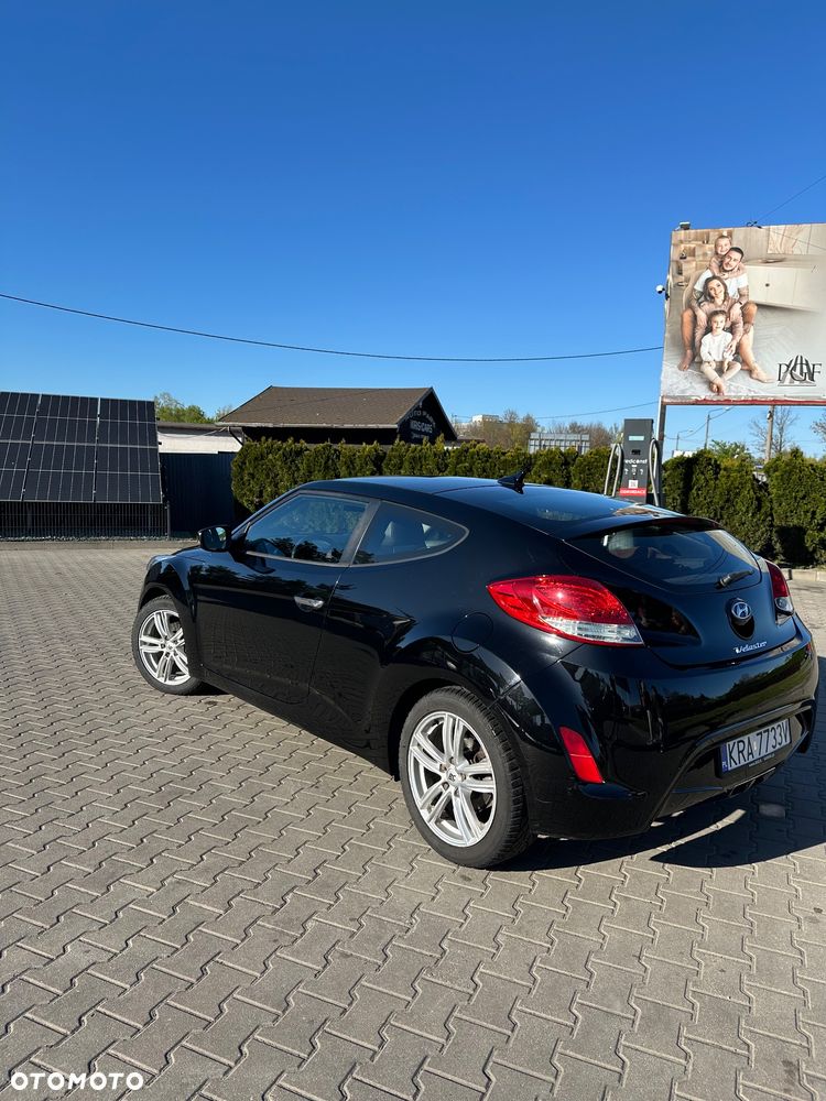 Hyundai Veloster 1.6 Premium - 4
