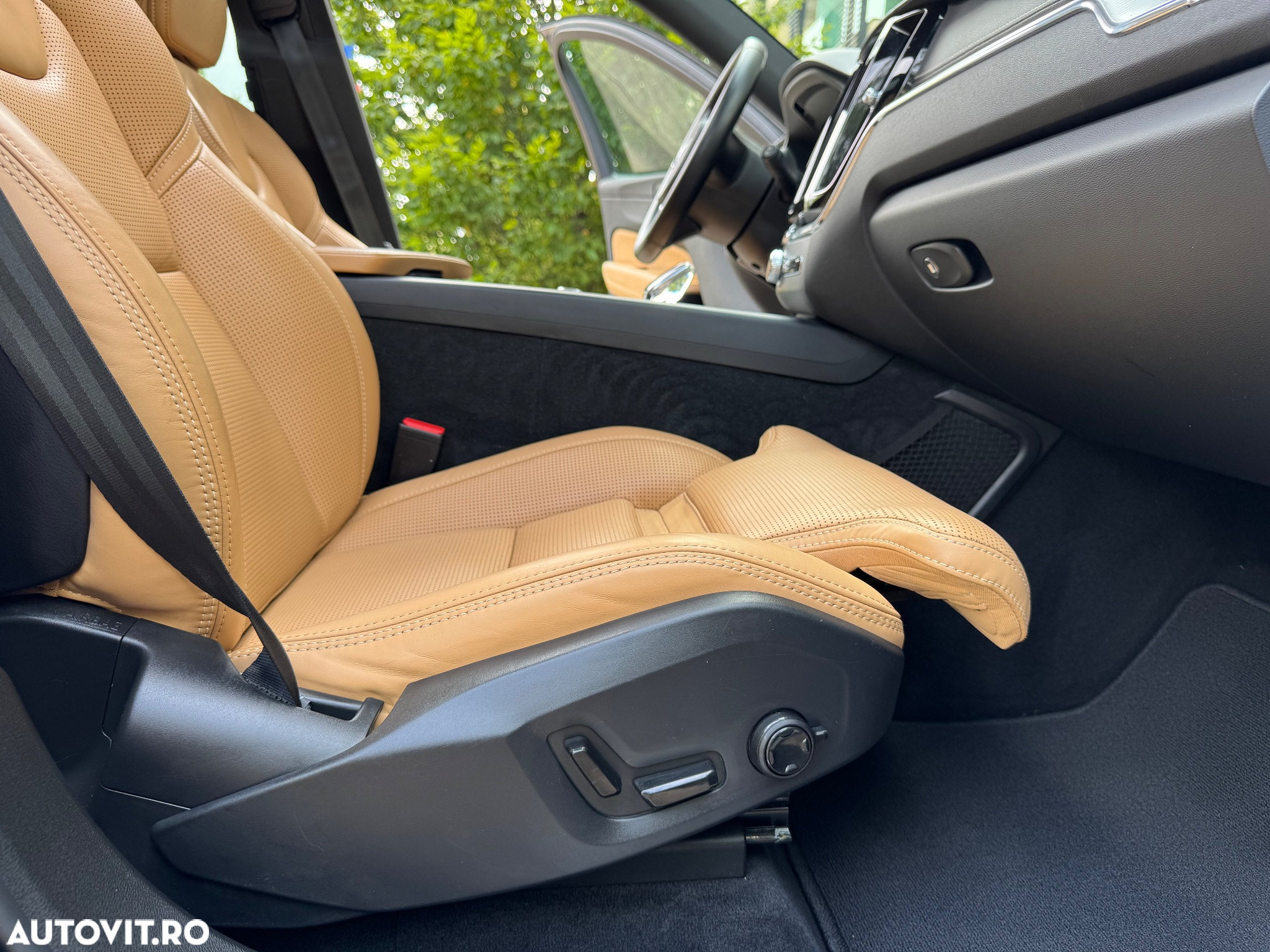 Volvo XC 60 B4 D AWD Geartronic Inscription - 14