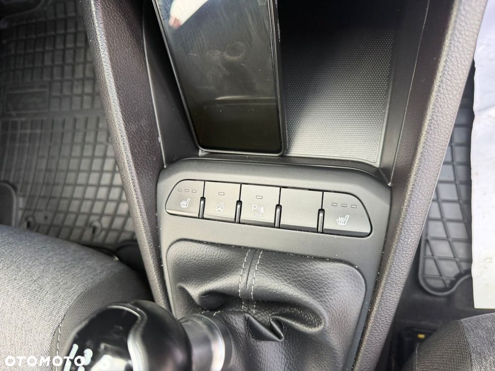 Kia Stonic 1.2 L - 15