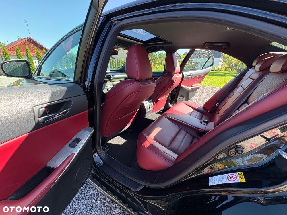 Lexus IS 200t / 300 F Sport - 8