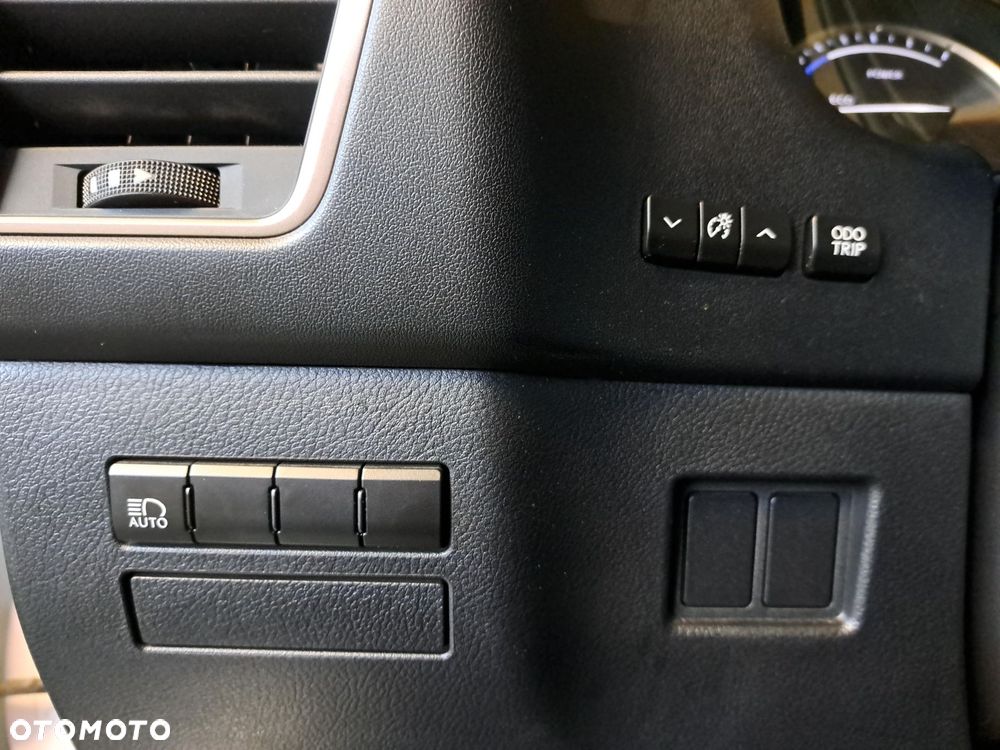 Lexus NX 300h Business Edition AWD - 31