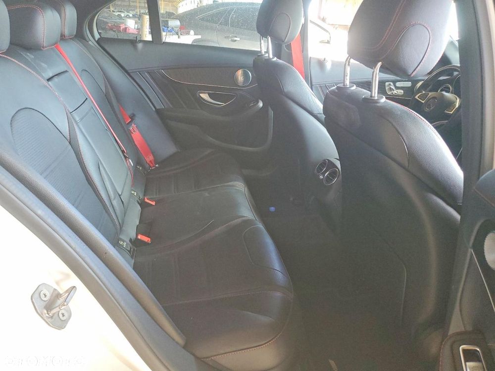 Mercedes-Benz Klasa C AMG 43 4-Matic - 11