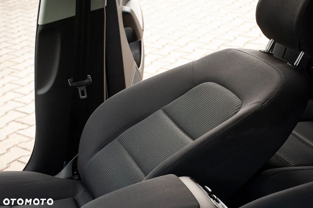 Audi A4 Avant 2.0 TDI DPF Ambition - 29