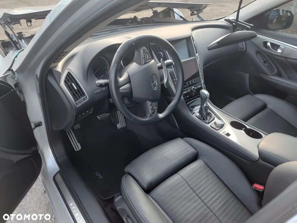 Infiniti Q50 Hybrid AWD Premium - 27