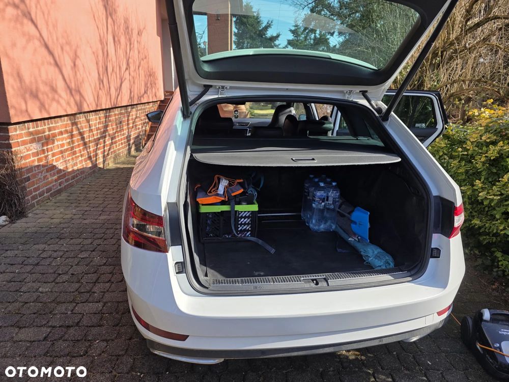 Skoda Superb 2.0 TDI Sportline DSG - 4