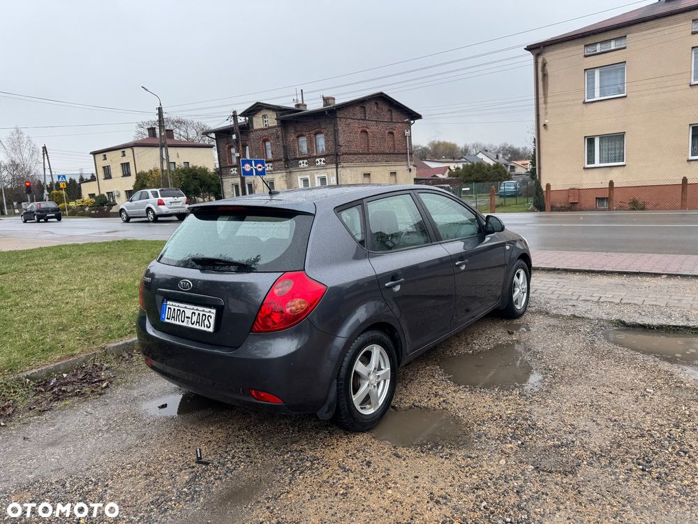 Kia Ceed - 19