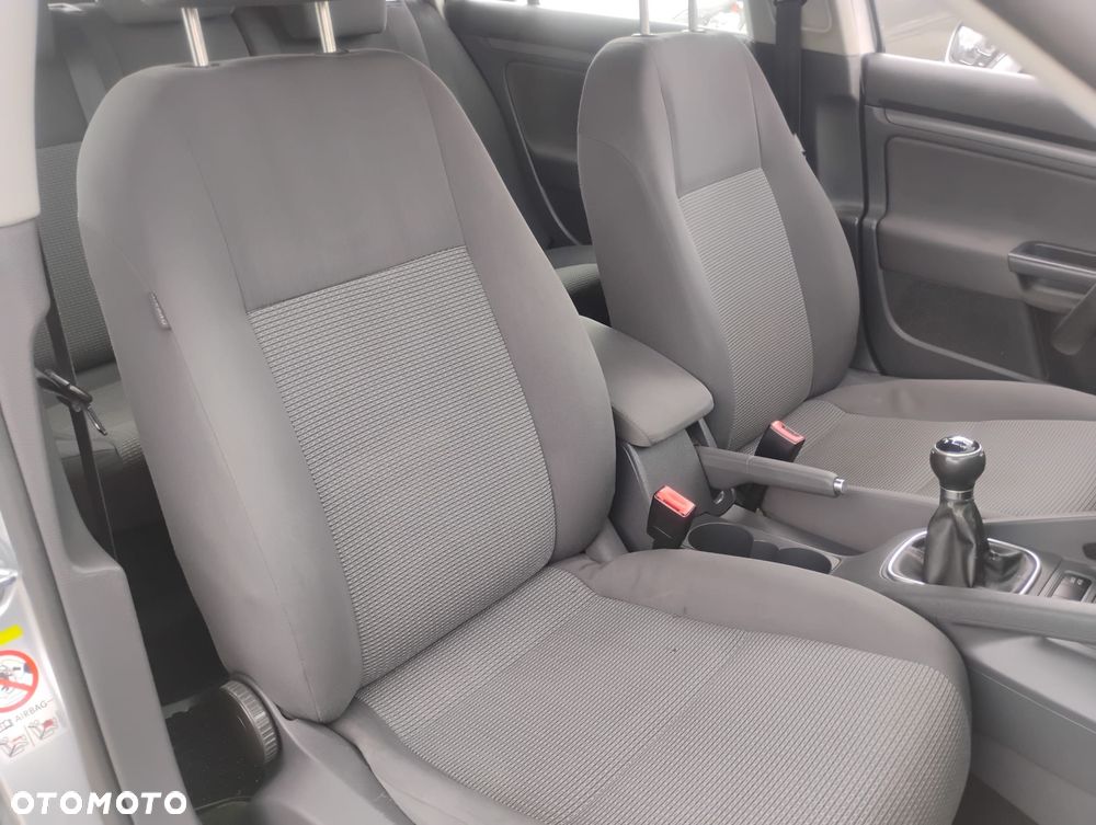 Volkswagen Golf 1.9 TDI DPF Sportline - 24