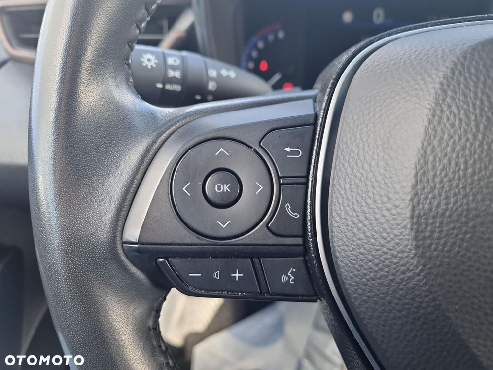 Toyota Corolla 2.0 Hybrid Trek - 17