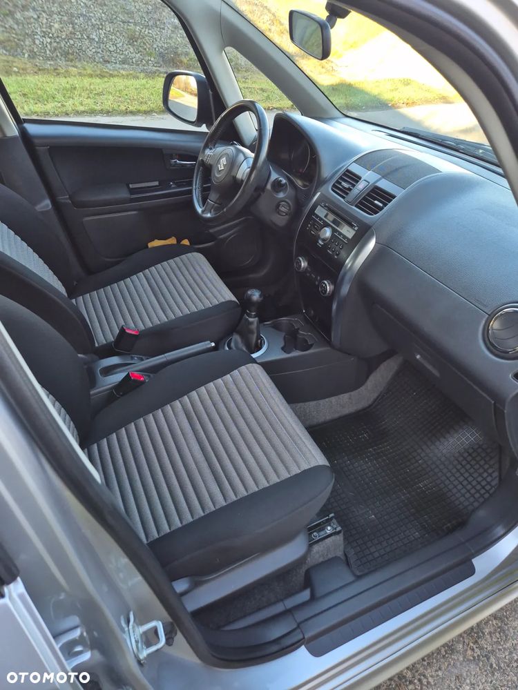 Suzuki SX4 Classic 1.6 VVT 4x2 City+ - 23